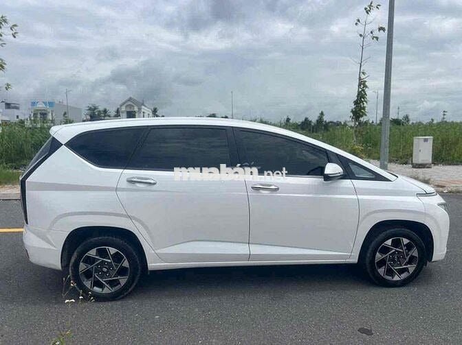 Hyundai Stargazer 2022 1.5 Đặc biệt - 10 km