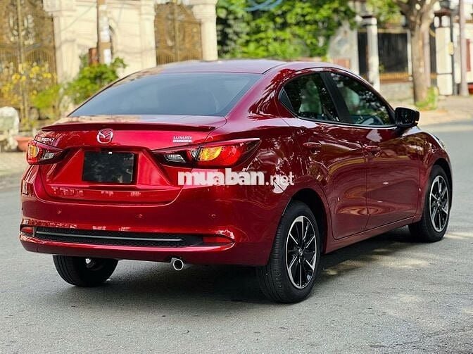 Mazda 2 2024 Luxury Màu đỏ - siêu lướt 2900km