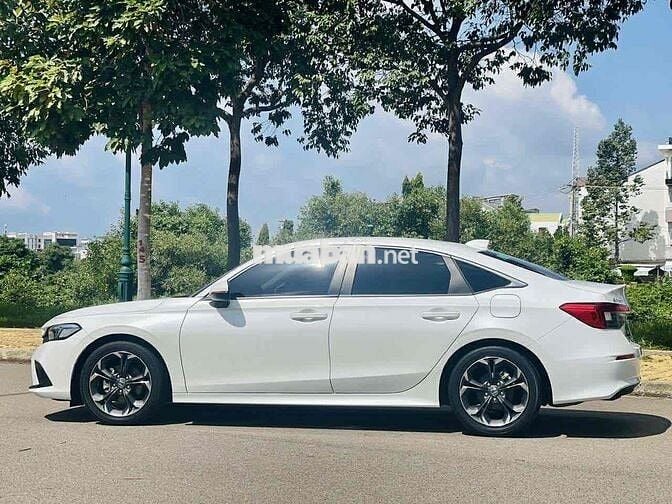 Honda Civic 2023 G 1.5 AT - 17000 km