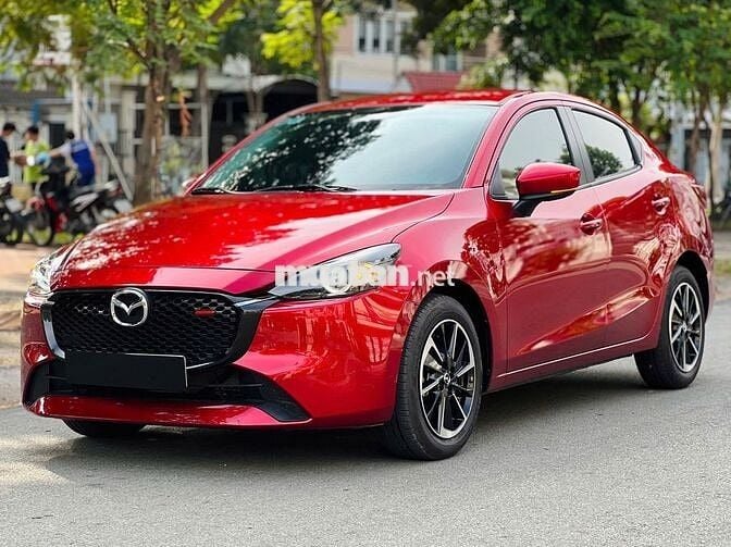 Mazda 2 2024 Luxury Màu đỏ - siêu lướt 2900km