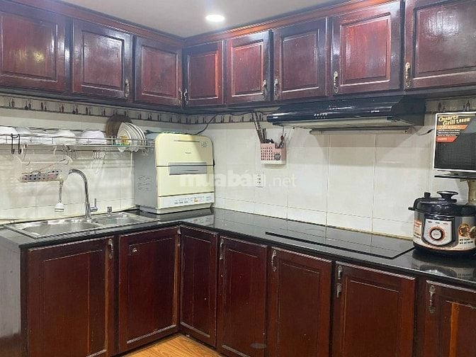 Chính chủ cần bán căn hộ chung cư Trần Quang Diệu, P. 12, Q. 3 sổ hồng