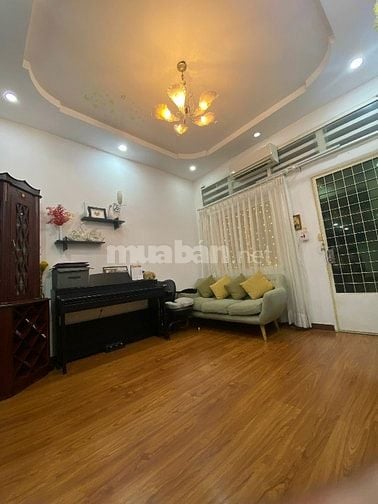 Chính chủ cần bán căn hộ chung cư Trần Quang Diệu, P. 12, Q. 3 sổ hồng