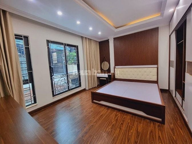 Bán nhà cạnh Vườn hoa Thái Hà, 7 tầng thang máy, 58m2, 5m ngang, ĐN