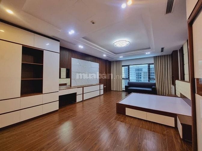 Bán nhà cạnh Vườn hoa Thái Hà, 7 tầng thang máy, 58m2, 5m ngang, ĐN