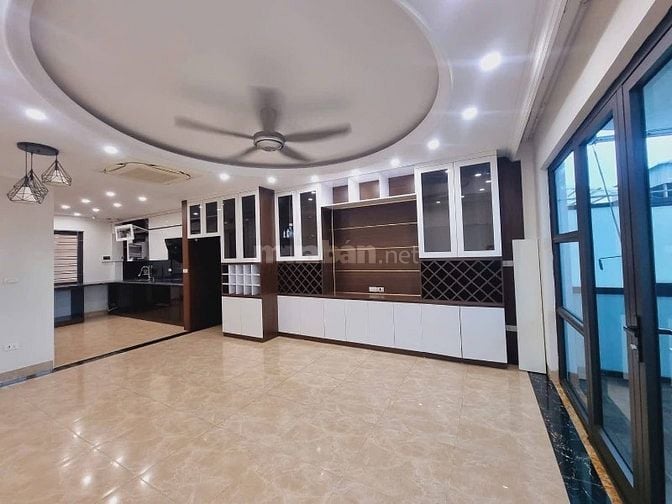 Bán nhà cạnh Vườn hoa Thái Hà, 7 tầng thang máy, 58m2, 5m ngang, ĐN