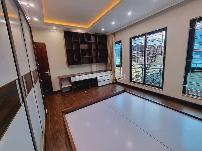 Bán nhà cạnh Vườn hoa Thái Hà, 7 tầng thang máy, 58m2, 5m ngang, ĐN