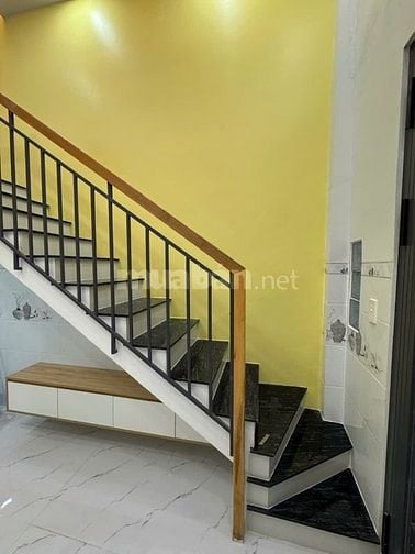 Cho thuê nhà nguyên căn đường Trần Hưng Đạo, PHường Cầu Kho, Quận 1