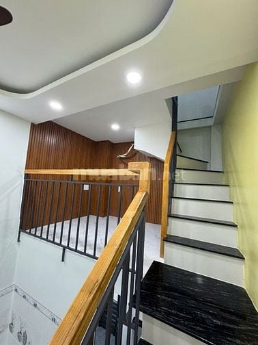 Cho thuê nhà nguyên căn đường Trần Hưng Đạo, PHường Cầu Kho, Quận 1