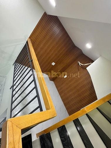 Cho thuê nhà nguyên căn đường Trần Hưng Đạo, PHường Cầu Kho, Quận 1