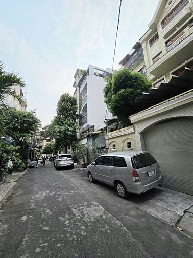 Cần bán nhà HXH 8m Tô Hiến Thành, P.12, Q.10. DT: 6x25m, hầm + 4 lầu