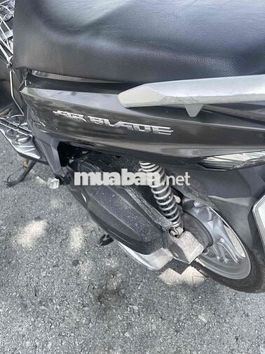 Nhà ko còn chổ để , cần bán gấp xe air Blade