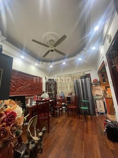 Bán nhà phố Giảng Võ 90m2, ô tô ra vào, phân lô, 4 tầng ở luôn