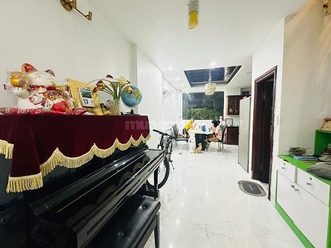 Bán nhà Vũ Hữu, 2 thoáng, sau viu chung cư, gara, ô tô tránh trước cửa