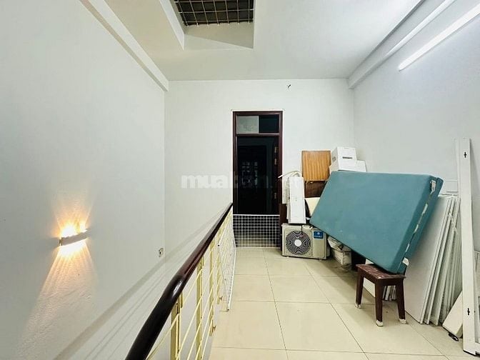 Bán nhà Vũ Hữu, 2 thoáng, sau viu chung cư, gara, ô tô tránh trước cửa