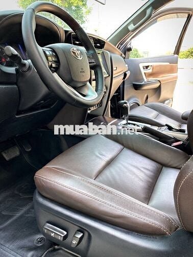Toyota Fortuner 2.7V 4x4 AT 2017 - máy Xăng.