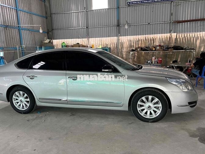Toyota Camry 2010 2.0E - 175000 km