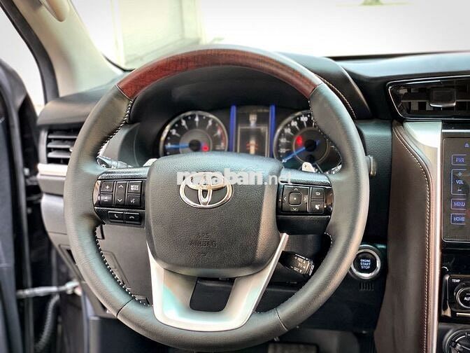 Toyota Fortuner 2.7V 4x4 AT 2017 - máy Xăng.