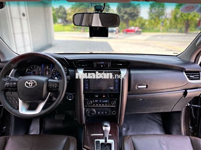 Toyota Fortuner 2.7V 4x4 AT 2017 - máy Xăng.