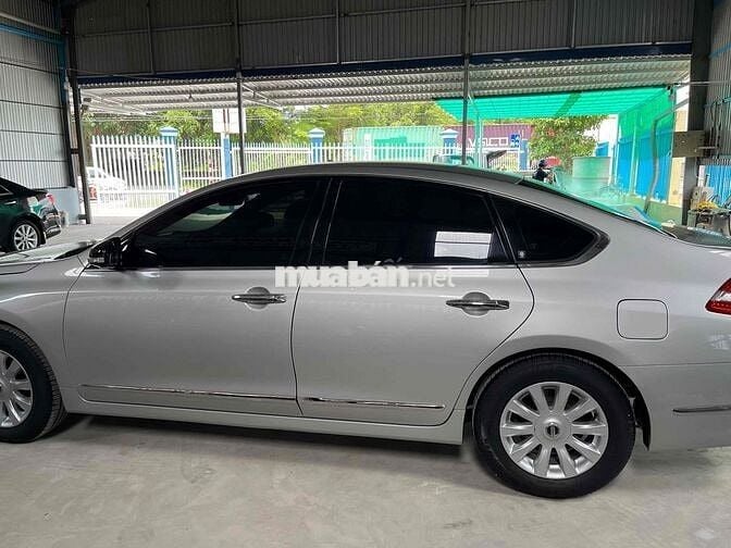 Toyota Camry 2010 2.0E - 175000 km