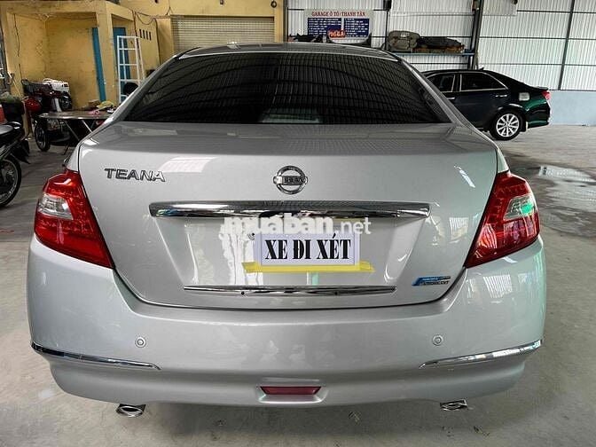 Toyota Camry 2010 2.0E - 175000 km