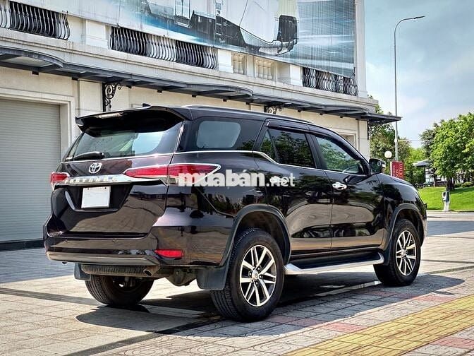 Toyota Fortuner 2.7V 4x4 AT 2017 - máy Xăng.