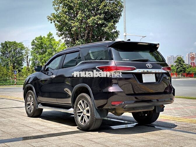 Toyota Fortuner 2.7V 4x4 AT 2017 - máy Xăng.