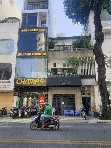 Bán gấp mặt tiền Võ Văn Tần, P5, Q3. DT: 6x17,5m, trệt 2 lầu, hiếm có