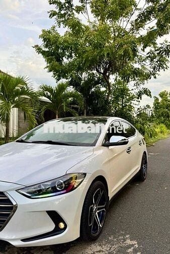Hyundai Elantra, Xe gia đình cán bộ sử dụng