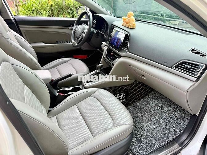 Hyundai Elantra, Xe gia đình cán bộ sử dụng