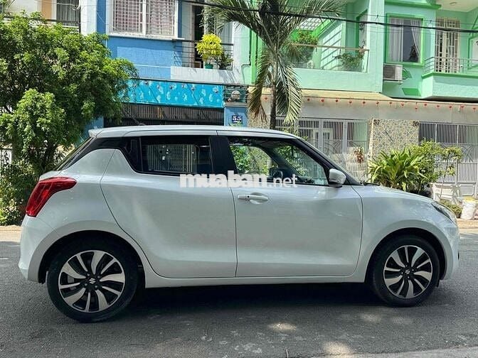 Suzuki Swift 2018 GLX 1.2 AT - 27000 km