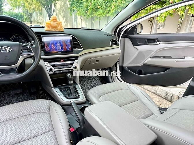 Hyundai Elantra, Xe gia đình cán bộ sử dụng