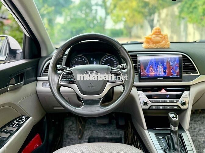 Hyundai Elantra, Xe gia đình cán bộ sử dụng
