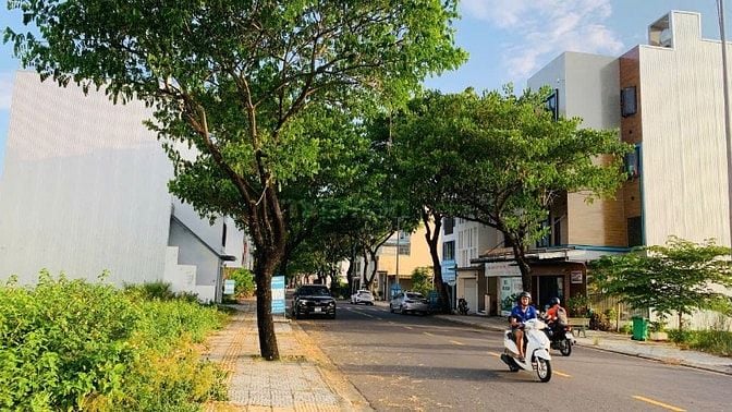 Bán đất  shophouse , hướng đông khu đô thị FPT Đà Nẵng Diện tích 108m2