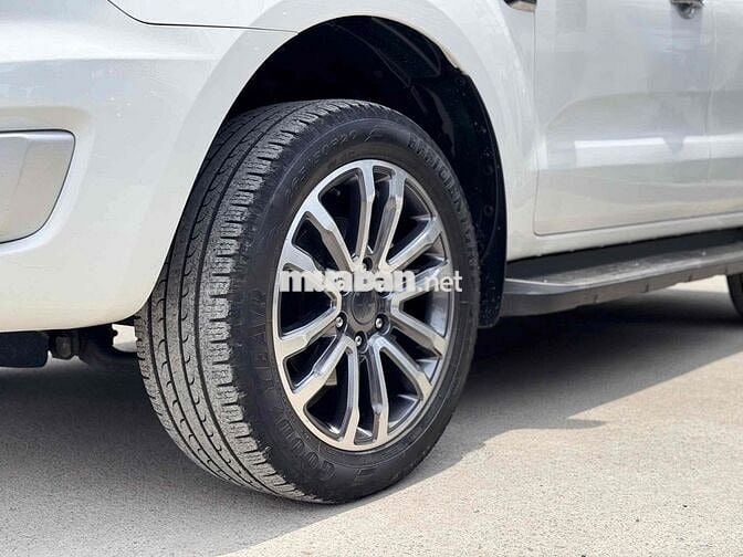 Ford Everest 2019. TRẢ TRƯỚC 300 TRIỆU NHẬN XE