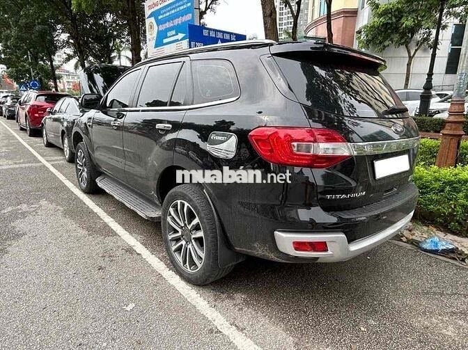 Ford Everest Titanium 2.0L 4x4 AT sản xuất 2022