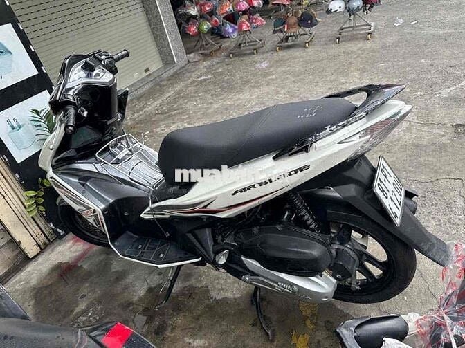 kẹt tiền e bán xe honda airblade 2015 chính chủ