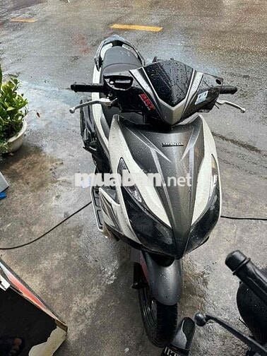 kẹt tiền e bán xe honda airblade 2015 chính chủ