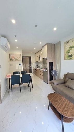 Cho thuê chung cư 2 phòng ngủ full nội thất cao cấp Vinhome grand park