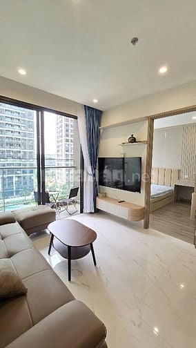Cho thuê chung cư 2 phòng ngủ full nội thất cao cấp Vinhome grand park