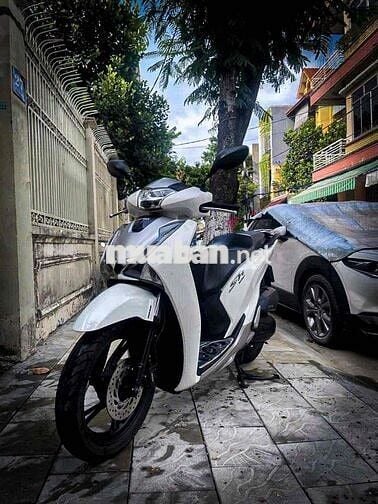 xe còn rất mới , chạy êm , dư xe nên bán