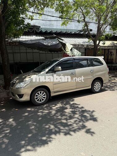 Toyota Innova 2013 số tự động . xe đẹp