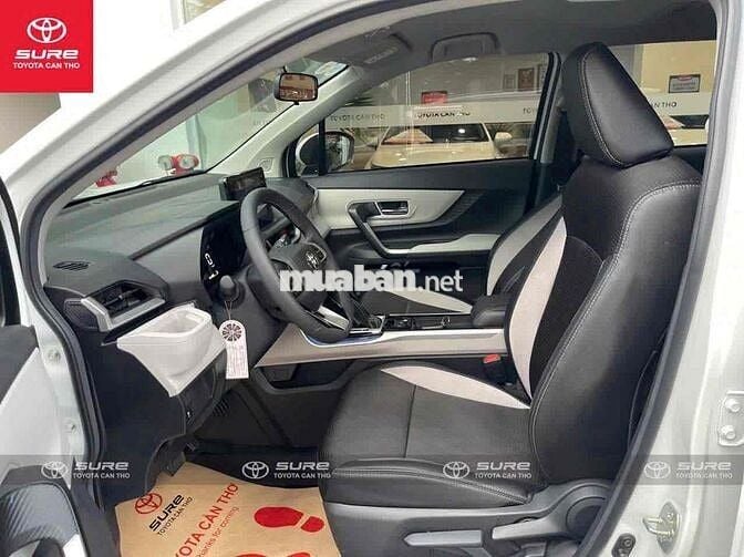Toyota Veloz Cross 2025 - siêu lướt giá rẻ