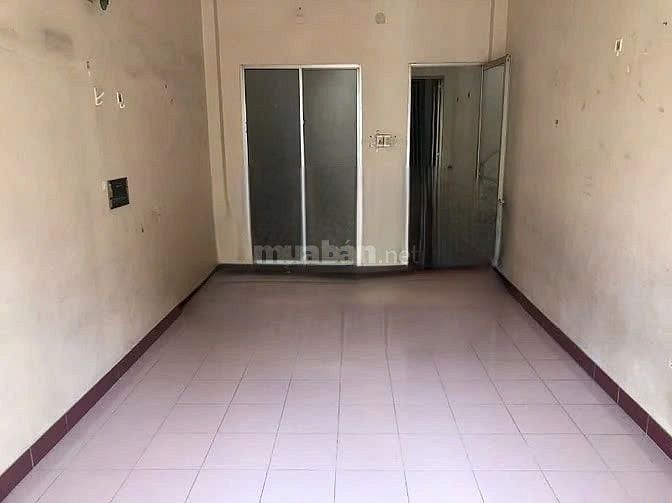 Cho thuê nhà mặt tiền Nhật Tảo, P.4, Q.10 giá 12tr