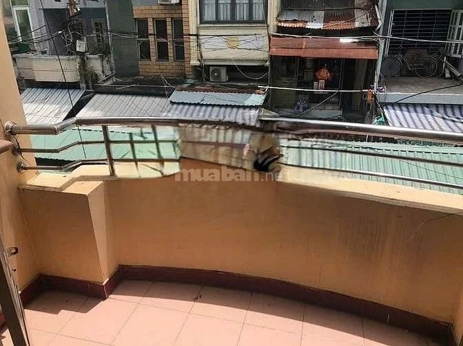 Cho thuê nhà mặt tiền Nhật Tảo, P.4, Q.10 giá 12tr