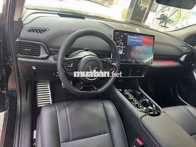 VinFast VF8 2023 Eco Đen 2023 - 35000 km