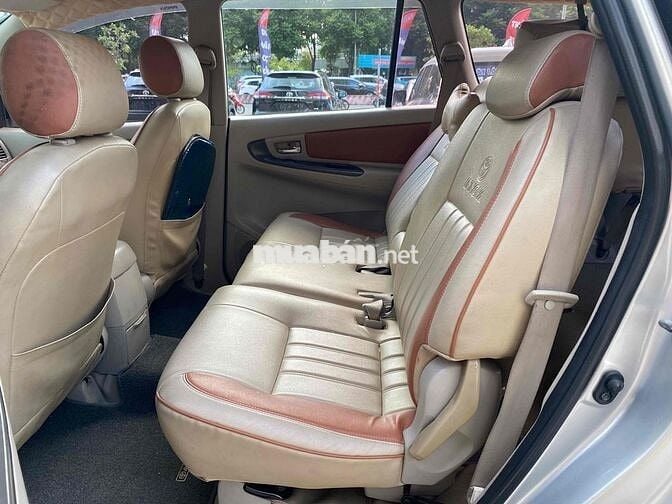 Toyota Innova 2016 2.0E - 176000 km