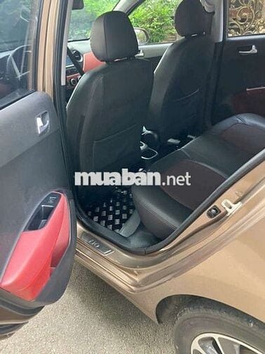 Gia đình bán xe Hyundai Grand i10 bản 1.2AT full