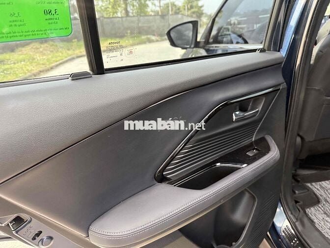 Toyota Yaris Cross 2025 HEV Xăng điện 4.200Km