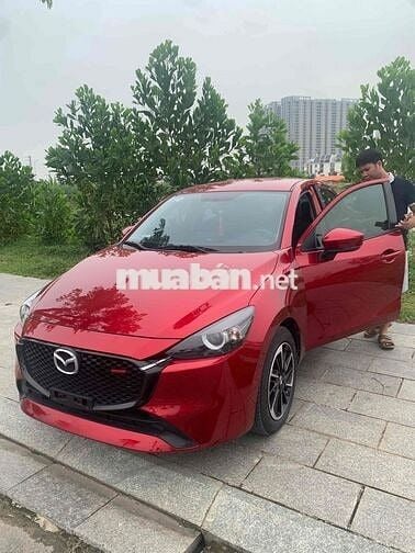 Mazda 2 2024 Luxury - 5000 km