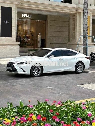 Lexus Es250 2021 - 22000 km